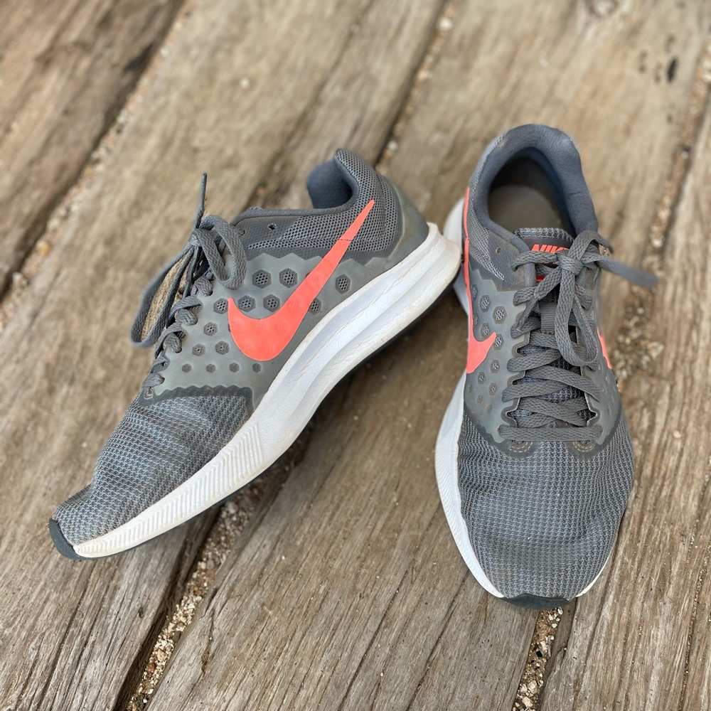 Nike Running Shoes Size 9 Grey and Coral tennis shoes sneakers